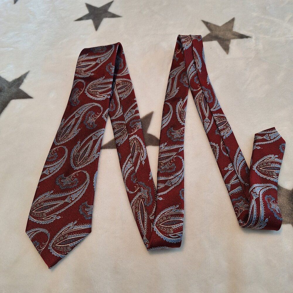 Westbury 100% Silk Mens Neck Tie Red And Blue Paisley Design Business Casual